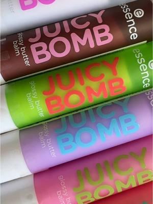 #essencemakeup #glossybalm #juicybomb #drugstorefind #runtotiktokshop #essencecosmetics #glossylips #glossylipbalm #lipbalm #newmakeup #drugstoremakeup #drugstorelippies #juicybomb #essencejuicybomb @essence cosmetics 