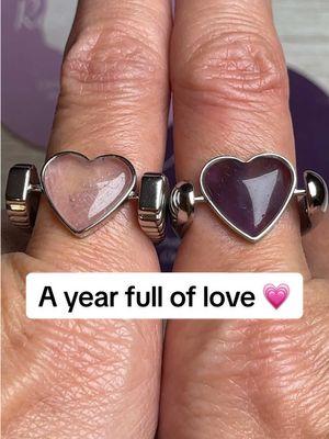 Let’s spread the love! Share this with someone you love 💕 #heartjewelry #spreadinglove #crystalhearts #matchingrings 