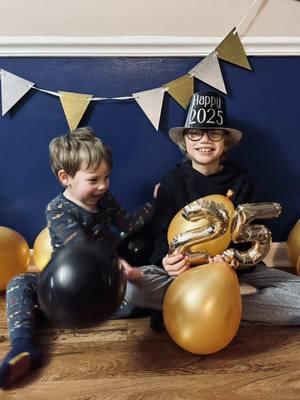 We attempted a 12pm (noon) drop with the boys 🥳😂 #newyearseve #noonballdrop #balloondrop #nye #MomsofTikTok #memoriesareforever #notperfection #2025 