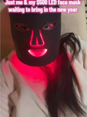 #nye #2025 #ledfacemask #skincare #glowingskin #grwm 