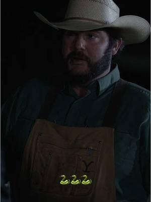 Gator's just a problem solver! #YellowstoneTV #Cowboys #Rattlesnake #RipWheeler #ColeHauser #ChefGator #IanBohen #JakeReam #JenLandon #Snakes #Texas 