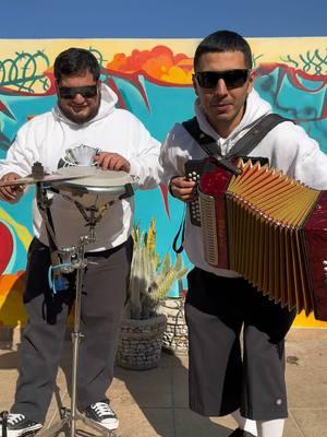 Año viejo 🔥🔊🎶 contrataciones 🟢WhatsApp 8115253483 #asisuenalacumbiaenmonterrey #Cumbia #acordeon #baile #rebajada #monterrey #nuevo #leon #méxico #cerrodelasilla #parati #fyp #cumbiacamionera #cumbiasonidera #tinta #tintas #de #acero #graffiti #tattoo #añonuevo #feliz #año #añoviejo