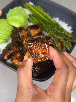 Jerk Sweet Chili Salmon Bites 😮‍💨🔥 #salmonrecipe #salmonbites #salmonrice #salmondinner #fyp #fypシ #foryoupage #kendyllniquole 