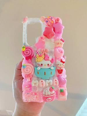 #hellokitty #hellokittygirl #hellokittyfan #hellokittylover #hellokittyphonecase  #decoden #decodencases #decodencase #decodenphonecase #customphonecase #handmadephonecase #gift #giftideas #giftidea #giftideasforher #decodendaily #decodenwithdaisy #decodenwithme