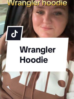 Wrangler retro hoodie is definitely my new favorite if you see that orange shop car you better run before they sell out!!! #wrangler #wranglerhoodie #hoodie #oversized #wranglerretro #danimorgansboutique #newyearnewaura #freshforwinter #jacket 