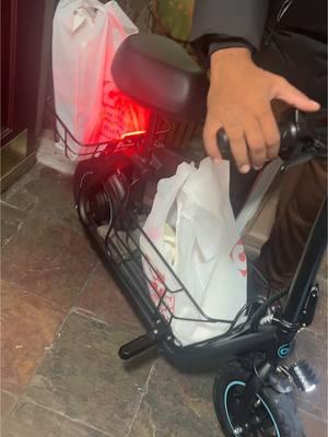 Electric Scooter with Seat #eletricscooter #bycicle #patineta #bicicleta #mens #hombres #viralvideo #trending #trendingvideo #tiktokmademebuyit #buynow #dealsforyoudays #foryourpage #TikTokShop #paratii #fyp #scooters #scooter 