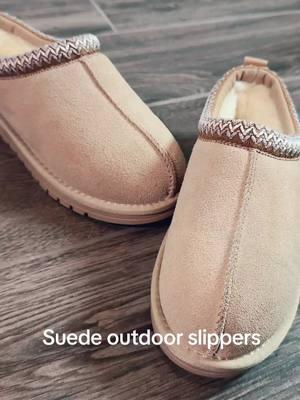 These are my favorite shoes right now! The beige slippers are just so cute!! #outdoorslippers #evellyhootd #slippers #TikTokShop 