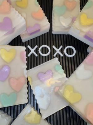 Candy Heart Soap 🩷 #candyheart #soap #meltandpour #soapmaker #smallbusinesscheck #SmallBusiness #happynewyear #2025 #soapmakersoftiktok 