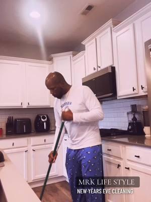 Cleaning is a must when starting off the New Year.  So clean up and throw out all the trash and get rid the old and bad to welcome in a #NewYear  #2025 #martezrafael #viral #fyp #ellamai #littlethings #menclean #baldmen #baldnlackmen