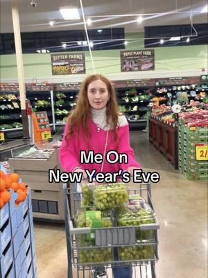 Don’t touch my grapes 🍇 #newyearseve #bye2024 #2025 #funnyvideos #grapes #givemethegrapes #finleykd @Jada 