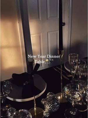 New Year dinner table set  up🥂🖤 #newyear2025#elegant #dinnertable #newyeareve #fyp 