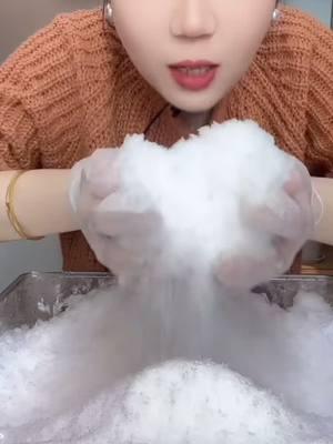 handfuls of shaved ice #ice #iceeating #iceeatingasmr #iceeatingvideos #iceeatingsound #asrm #fyp #viralvideo #whiteice #whiteiceeating #whiteiceasmr 