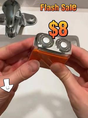 This is so so cute and useful for people on the road! My husband is going to love it! #travelingnecessities #shaverformen #mensshaver #electricshaver #shaver #shaveroutine 