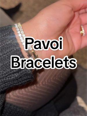 ladies and gentlemen, Valentine’s Day is around the corner if you want to spoil someone, I highly recommend this bracelets #pavoi #pavoijewelry #pavoitennisbracelet @PAVOI #jewelry #goldbracelet #tennisbracelet #jewelrytiktok #newyearnewaura #tiktokmademebuyit 