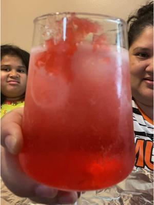 #mockcocktails #newyearsdrinkforkids #kidsdrink #cottoncandydrink #cottoncandy #nonalchoholicdrink #nonalchoholic #fundrinks #happynewyear #newyearseve 