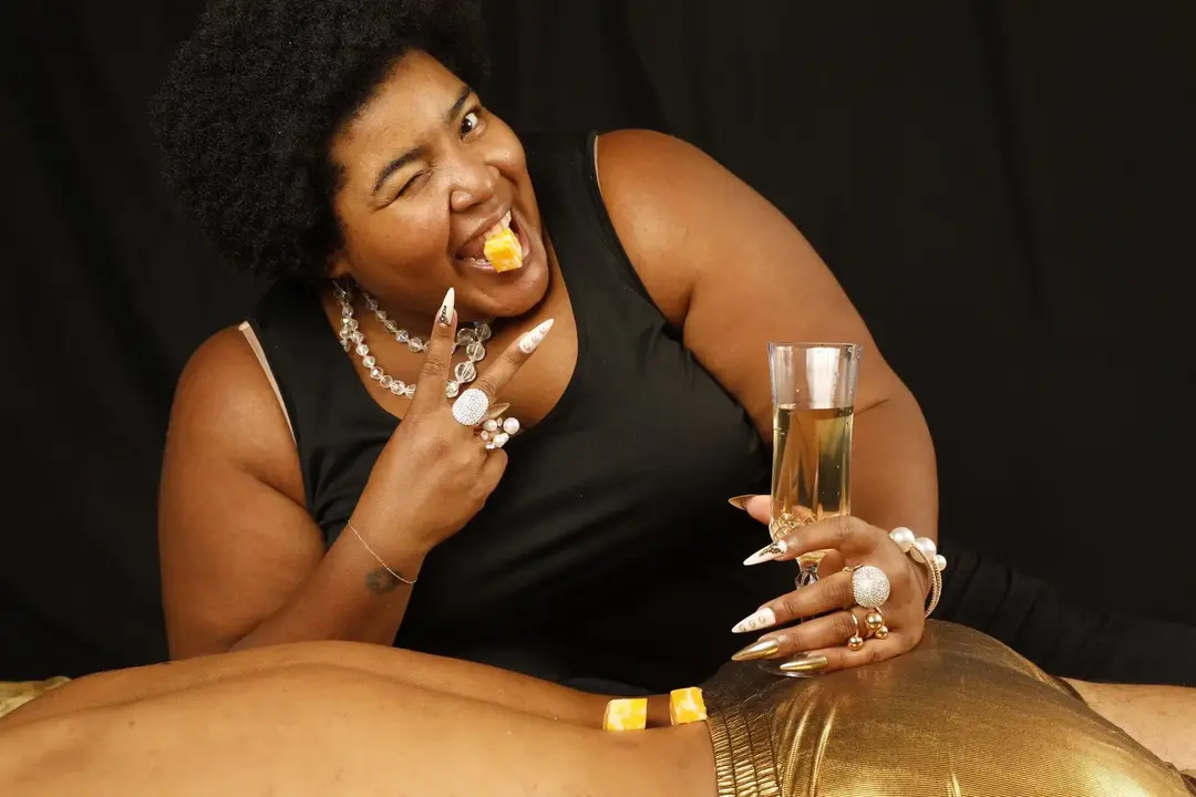 Bringing in the New Year right! He brought the charcuterie, so I brought a little cheese and champagne. 😉😘😌 Model: @sliceboogie  Photographer: @kimnewmoney  Styling: @Kat Eves  Art Direction: @goldensunshyne  Nail Design: @dulcesloan  #nailart #newyears #nye2025 #charcuterie #cheeseplate #photoshoot #emmywinner #dulcesloan 