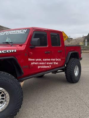 Happy new year to all my spoiled girls #royaljosieness #gladdygirl #jeepsoftiktok #newyearsresolution #superwinch #westinautomotive #reikawheels #apexchassis 