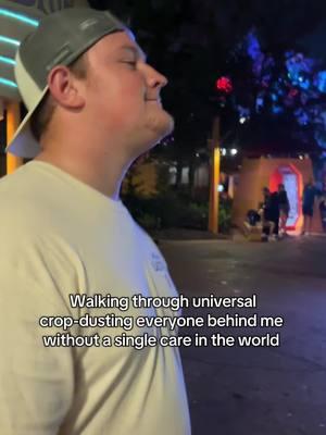 Such a jokester #universalstudios #universalorlando #universalorlandoresort #joke #funny #boyfriend #cropduster #nye #themepark #rollercoaster #orlando 