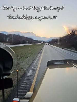 #rowemachinery #brothersofthehighway #truckertok #fyp #longwhiteline #country #virginia #happynewyear 