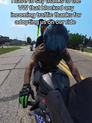 #michigancheck💙💛 #viralvideo #fypage #metrodetroit #bikersoftiktok #carbonfiber #gsxr1000r #nofacenocase #biketok #windtherapy #backpack #BookTok #adopt 