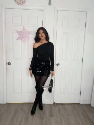 Happy New Year’s Eve 🖤✨ #fyp #nye #newyearseve #happynewyear #newyearseveoutfit #nyeoutfit #nye2024 #2025 #outfit #allblackoutfit #blackoutfitinspo #sparklyskirt 