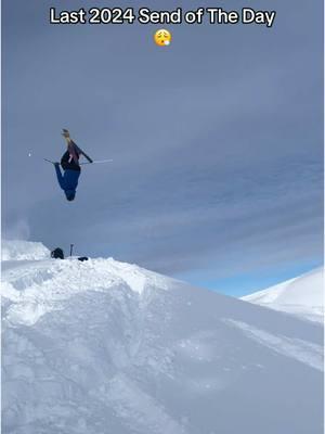 IG: tknudsen0037 🤌🏻 sent this in today 😮‍💨😮‍💨😮‍💨 DO NOT ATTEMPT / COULD RESULT IN INJURY, he was not hurt. #mtbakertv #mtbakerskiarea #mtbaker #skiing #skiingclips #skiingvideos #skiingislife #viralvideo #xzybca #hallofmeat #sendit 