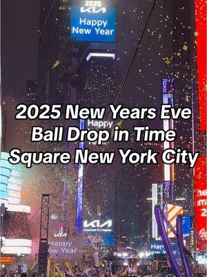 New York City Times Square New Years Eve 2️⃣0️⃣2️⃣5️⃣  Happy New Year Everyone 🎊 #thenycwalkingshow #NewYearsEve #NewYearsEveBall #balldrop #timessquarenyc #timessquare #newyork #newyorkcity @Times Square NYC @One Times Square 