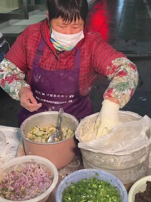 Cold rice cake - A specialty of Taizhou. There are so many ingredients #food #Foodie #streetfood #foodreview #FoodTok #FoodLover