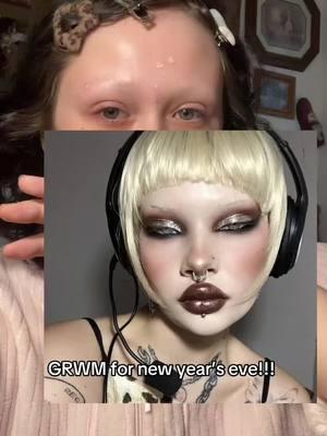 YAYYYY SO EXCITED 🪄 #2000sthrowback #2000sfashion #2000saesthetic #2000smakeuplook #2000smakeup #tradgoth #tradgothmakeup #tradgothfashion #tradgotheyeliner #goth #gothmakeup #f4irvv #newyearseve #makeuptutorial 