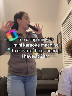 My teenager is sick of me 🎤 #minikaraoke #minikaraokemachine #momlife #midnights #fyp #kareoke #kareokenight #tiktokfind #musthave #partyessentials #mesaquemasaplauda 