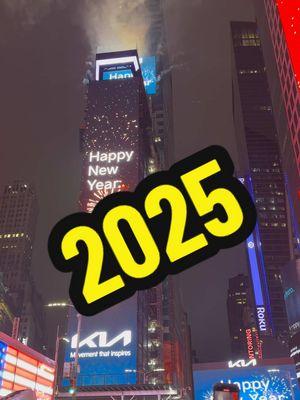 Watching the Ball drop in Time Square.. welcoming 2025 #newyork #timesquare #2025 #happynewyear #ti3rramanhattan #balldrop #newyearseve #travelnyc #happy2025 #nye 