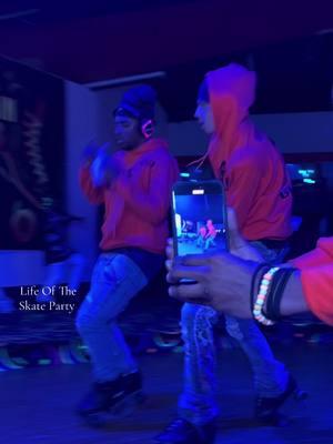 ARE THEY LIT🔥🔥 #lifeoftheskateparty #rollerskating #stonemountainskates 