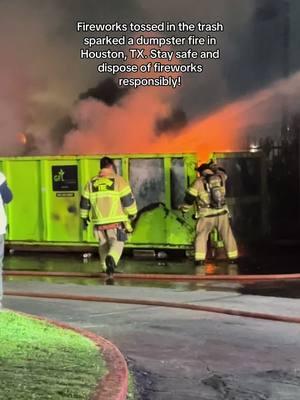 @Grizzy dumpster fire in Houston tx #fy #newyears #houstontx #grizzyhoodnews #houstonfire #newyears #houstonnews #migentenoticiadeultimahora #noticiashouston #noticiashoustontexas #houstonnews 