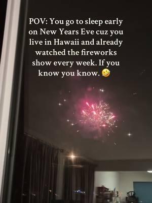 Fireworks in Hawaii 🎆😮‍💨😅 #hawaii #hawaiitiktok #newyear #newyearseve #onokinetreats #oahu #honolulu 