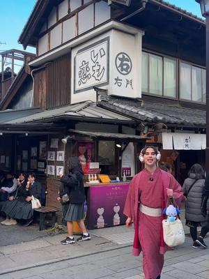 ✨☕ Starbucks like you’ve never seen before! This location in Japan blends traditional Japanese design with the modern Starbucks we know and love. A must-visit for coffee lovers and culture fans alike! Would you stop by for a sip? 🌸💕 #starbucks #starbucksjapan #onlyinjapan #japantrip #japanesecafe #japan #osaka #livinginjapan