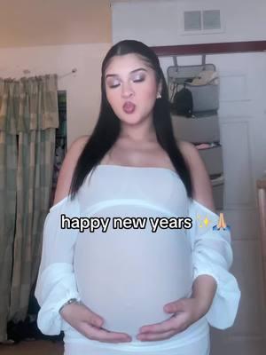 even tho i came to the conclusion that new years isn’t my holiday 😫🤦🏻‍♀️#joannx3 #fypシ゚viral #2025 #babyloading #newyears 