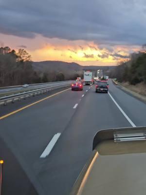 #happynewyear #virginia #country #longwhiteline #fyp #truckertok #brothersofthehighway #rowemachinery #appalachia  Ole @Philip Bowen Music  sure makes a purty fiddle tune...