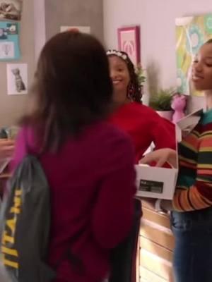 The dangerous twin #grownish #sky #hallebailey #chloebailey #twins #funny #capcut #edit #foryou #fyp #viral #zyxcba #xyzbca #dontflop #blowup? #fypシ 