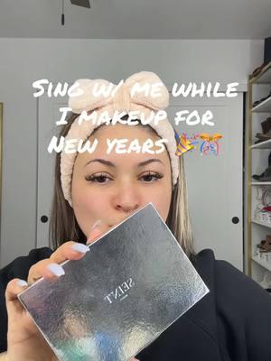 Blessings to you and your loved ones! #newyear #2025 #makeup #singer #adele #alliask #alliaskcover #cantante #therapy #musica #venting #fyp #happynewyear #blessed #blessings 