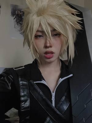 shut up ik its not the right sword 🤬 #cloudcosplay #cloudff7 #finalfantasy #ff7remake #ff7 #cloudstrife #cloud #mlm #fypシ #cloudstrifecosplay 