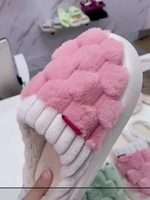 #Anti-slipAndWear-resistant #WinterEssentials #NotAfraidOfColdThisWinter #CottonSlippers #WarmFeet #ComfortableSlippers #WinterComfort #HomeWear #DailyUse #ColdWeatherMust-haves #SoftAndWarm #KeepYourFeetCozy #FootwearForWinter