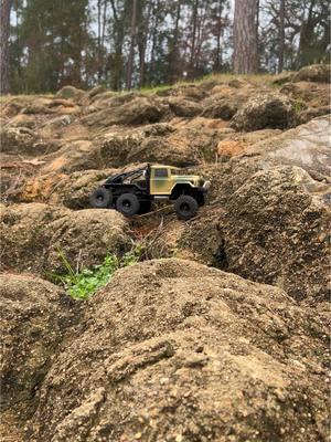 Cr18 conqueror got some new shoes #hobbyplus#cr18#rc6x6#Texas#Houston#rcrockcrawler#Rcoutdoor#rccars#rccrawler#rcfun#rcadventure#rcoffroad#rclifestyle 