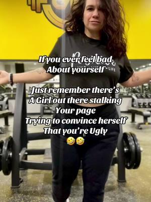 🤣🤣 2025 I’m going to be better at embracing that there is always going to be a woman out there stalking my page- judging me.  Hi Babe!! Enjoy the Show 💪🏻😉  #yourfitnesssista #GymTok #haters #letthem #whocares #youareawesome #fitness #gymgirlies #letitgo #contentcreator 