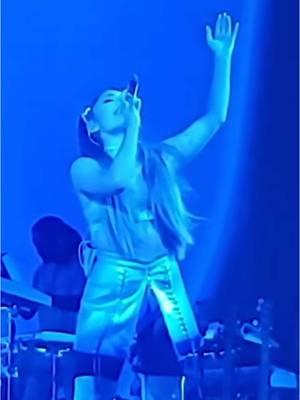 just keep breathin’ !! #arianagrande #breathin #sweetenerworldtour #live #viral #trending #arianatok 