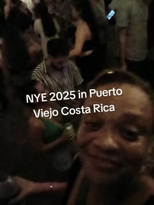 Puerto Viejo Costa Rica NYE 2025 *I do not own the rights to this music #beach #nakiadeon #solofemaletraveler #puertoviejo #costarica #newyearseve #