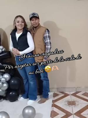 Agradecida con Dios por las personas maravillosas que puso en nuestro camino, para que pudieran acompañar en la vida a mi bebé 🥹♥️ @Anuar ZD  @Andrea Torres Acevedo  #fyp #videoviral #padrinosmagicos #gracias 