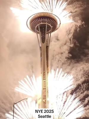 NYE Seattle - Happy New Year! #2025 #happynewyear #happynewyear2025 #newyear #seattle #spaceneedle #spaceneedleseattle #washingtonstate #fyp #fypシ #fypシ゚viral #foryou #foryoupage #foryourpage 