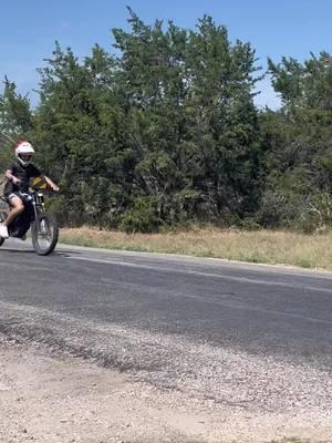 Performed on a private road#fyp #viralvideo #texas #viral #surron #lunacycle #motorcycle #talaria #72v #eridepro 