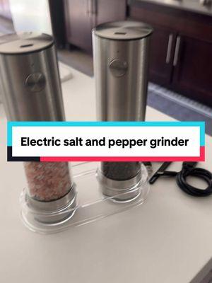 Kitchen must have #electricsaltandpeppergrinder #saltandpepper #groundpepper #homechef #tiktokmademebuyut #tiktokshopping #newyearnewaura #tiktokshopcreatorpicks 