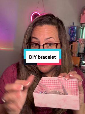 Bracelet making kit jewelry for kids #BraceletMakingKit #DIYJewelry #DIYBracelet #JoyForGirls #JewelryMakingKit